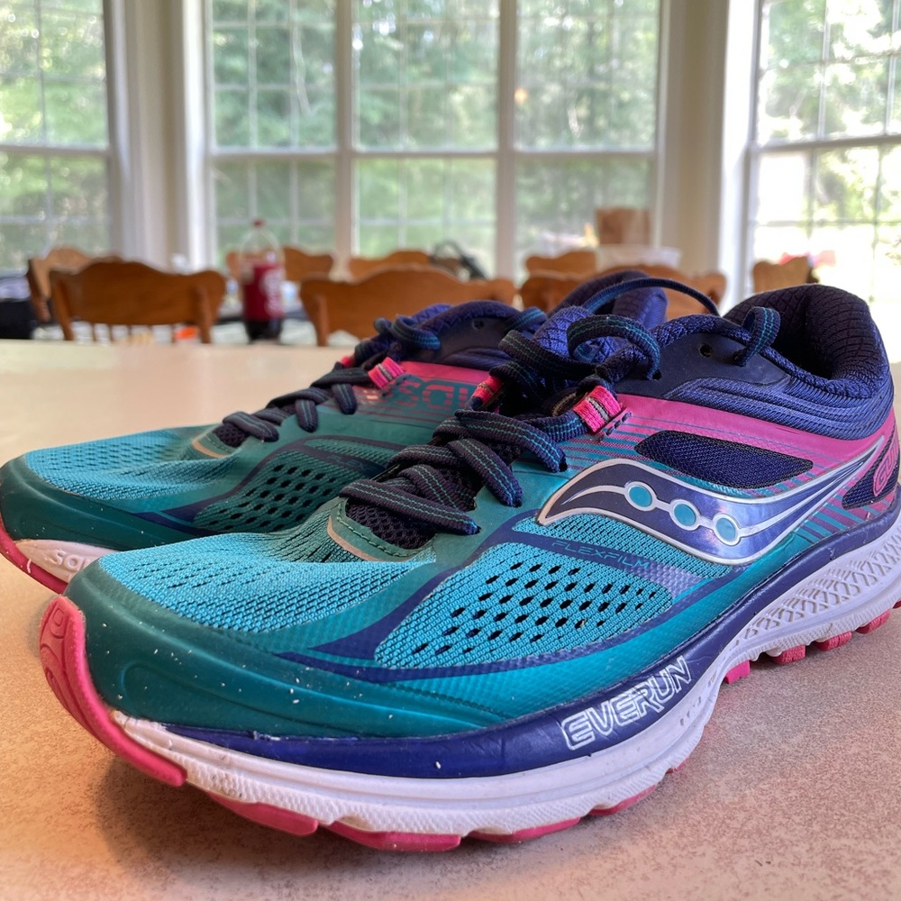 Saucony Blue and Pink Athletic Shoes with Cushioned Support